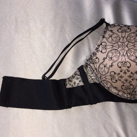 NEW VS Very Sexy Push-Up Bra Black Embroidered 32C - Picture 6 of 6